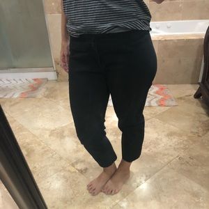 Gap black cropped pants